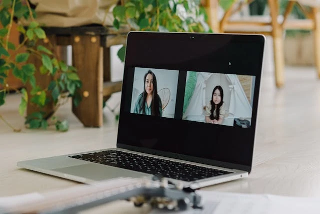 Videokonferenz mit mehreren Teilnehmern